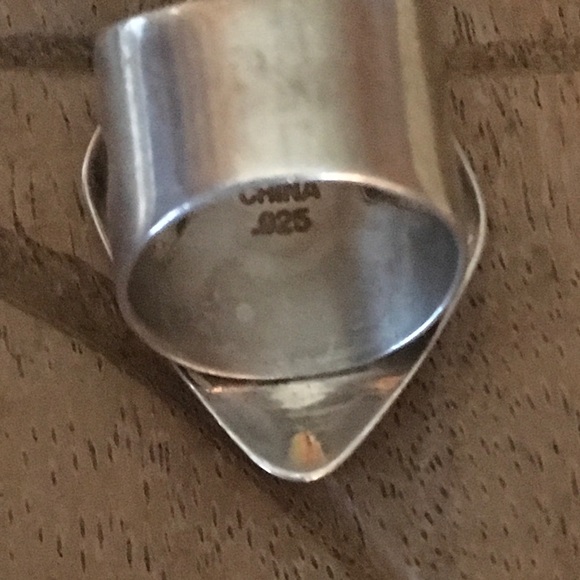 SALE‼️  💵 Women’s silver ring. - Picture 6 of 7